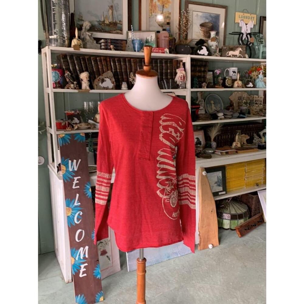 Red wings top